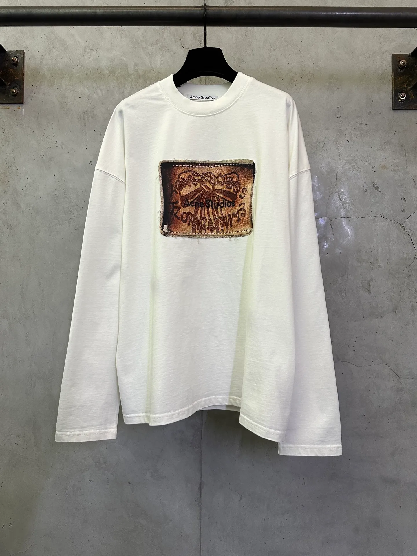175 Acne studio 25ss micro label Retro butterfly print patch short-sleeved T-shirt long-sleeved T-shirt Fabric: High-definition super heavyweight cotton double yarn tight Xinjiang cotton Gram weight gram with 2*2 Solona rib Clean cloth surface Clear cloth texture Tight feel Stiff High color fastness No change in shape No Color Change Customized hardware Thread Accessories Alignment Men and women Same Style Color: Black White Size: XS S M L